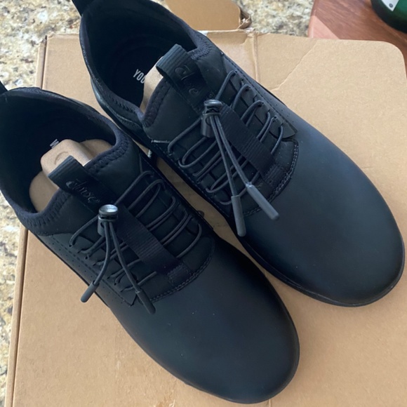 Shoes - Picture 2 of 4